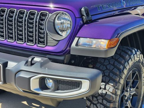 New 2026 Jeep Gladiator Sport AWD/4WD image 9