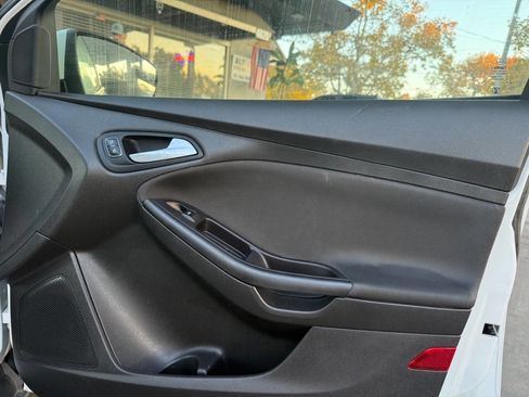Used 2018 Ford Focus SE image 11