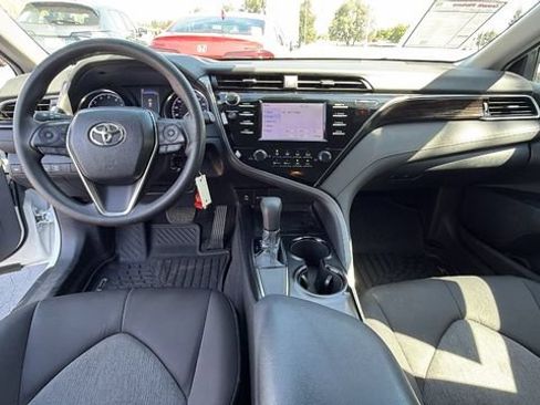 Used 2019 Toyota Camry LE FWD image 18