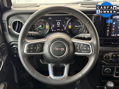 Used 2024 Jeep Wrangler Unlimited Sahara AWD/4WD image 17