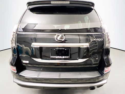Used 2023 Lexus GX 460 Premium w/ Accessory Package image 6