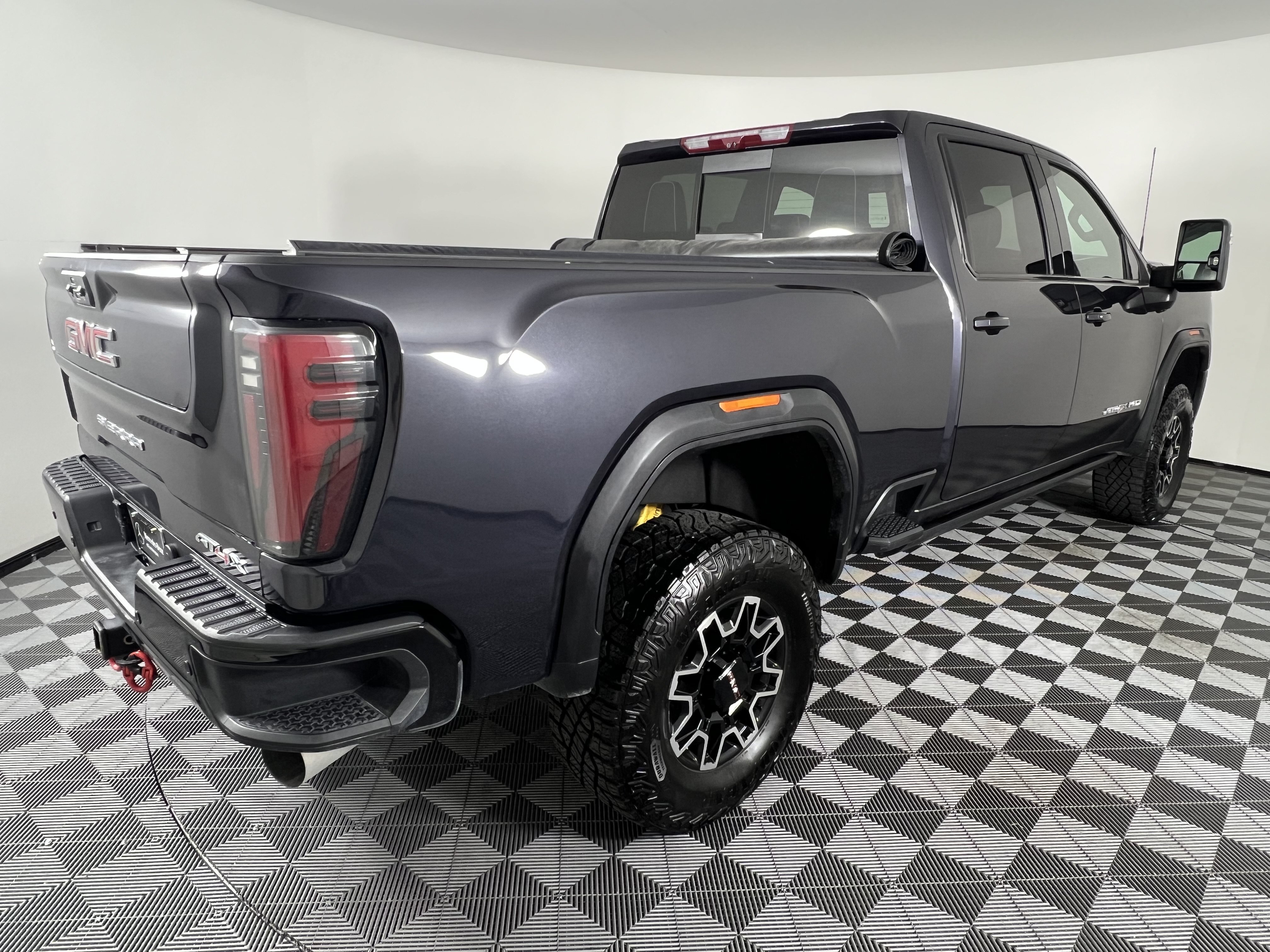 Used 2024 GMC Sierra 2500 AT4X AWD/4WD image 13