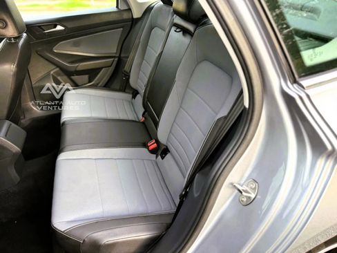 Used 2025 Volkswagen Jetta SE image 30