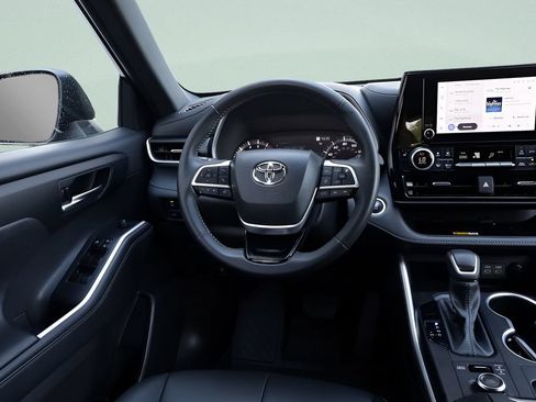 Certified 2024 Toyota Highlander XSE AWD/4WD image 34