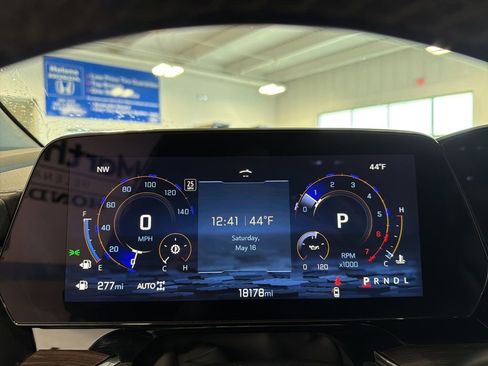 Used 2025 Chevrolet Tahoe LT AWD/4WD image 12