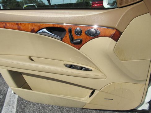Used 2007 Mercedes-Benz E 350 Sedan image 19