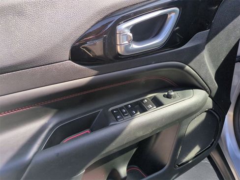 Used 2023 Jeep Compass Trailhawk image 15