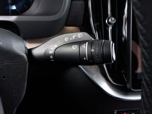 Certified 2025 Volvo XC90 B6 Plus image 20