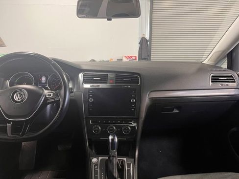 Used 2019 Volkswagen e-Golf SE w/ Driver Assistance Package image 20
