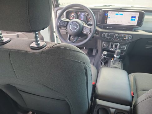 Used 2024 Jeep Wrangler Sport AWD/4WD image 15