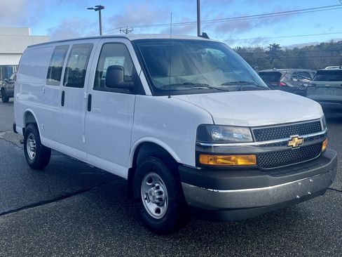 New 2025 Chevrolet Express 2500 Work Van image 11