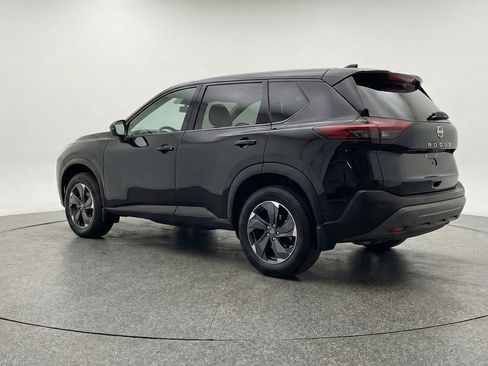 Used 2025 Nissan Rogue SV image 6
