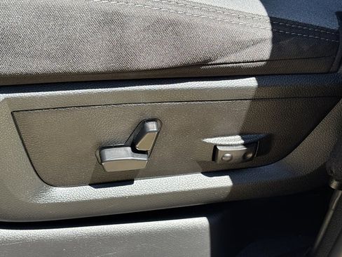 Used 2024 RAM 2500 Big Horn AWD/4WD image 16