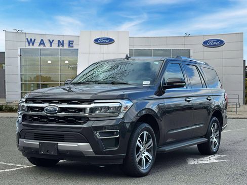 Certified 2024 Ford Expedition Limited image 2