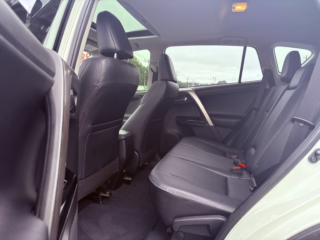 Used 2018 Toyota RAV4 Limited FWD image 14