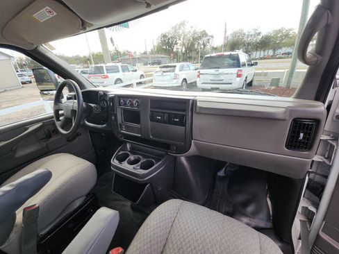 Used 2007 Chevrolet Express 3500 image 34