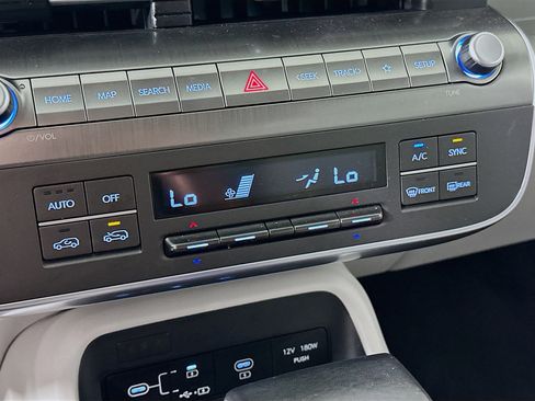 Used 2025 Hyundai Kona SEL FWD image 24