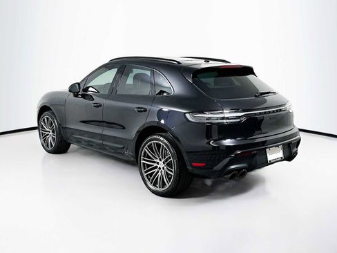 Certified 2025 Porsche Macan image 3