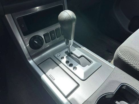 Used 2012 Nissan Pathfinder SV AWD/4WD image 29