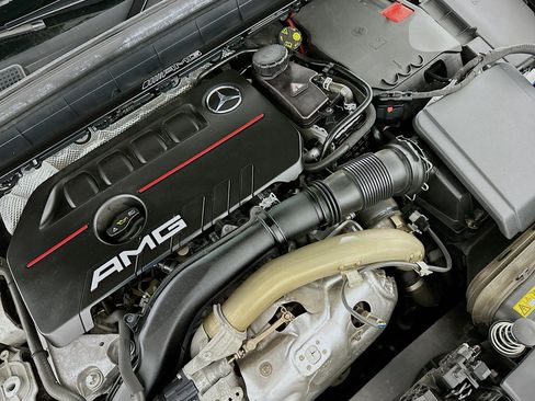 Used 2022 Mercedes-Benz GLB 35 AMG 4MATIC image 35
