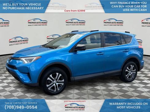 Used 2018 Toyota RAV4 LE AWD/4WD image 1