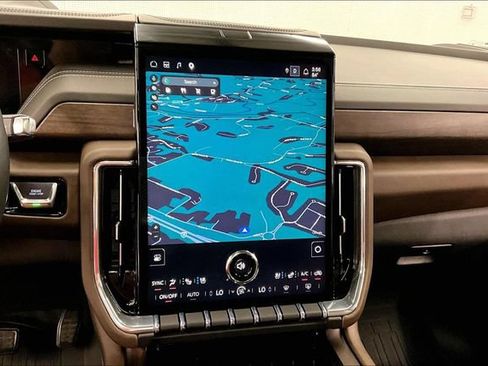 Used 2025 GMC Yukon Denali Ultimate AWD/4WD image 31