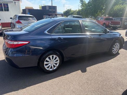 Used 2015 Toyota Camry LE FWD image 4