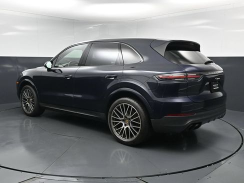 Used 2022 Porsche Cayenne AWD/4WD image 3