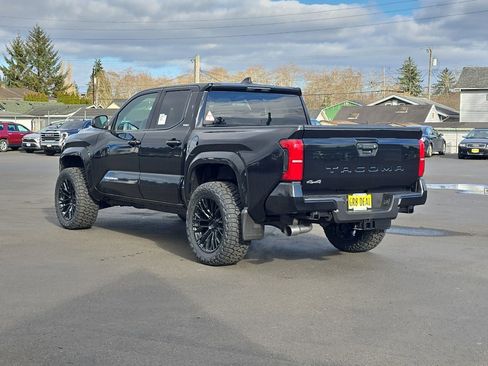Used 2026 Toyota Tacoma SR5 AWD/4WD image 6