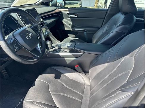 Used 2020 Toyota Avalon XLE w/ Moonroof Package FWD image 9