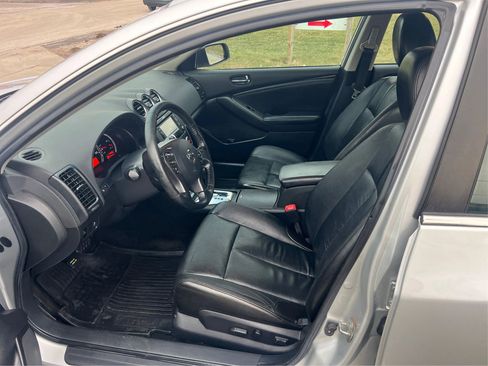 Used 2011 Nissan Altima 3.5 SR w/ 3.5SR Premium Pkg image 10