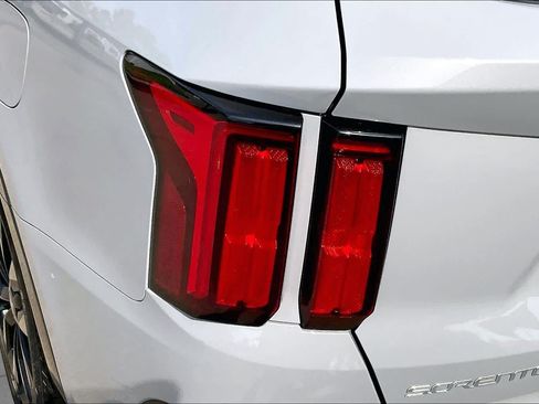 Used 2023 Kia Sorento SX FWD image 28