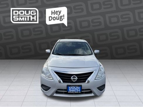 Used 2015 Nissan Versa SV image 8