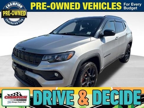 Used 2022 Jeep Compass Latitude w/ Convenience Group AWD/4WD image 1