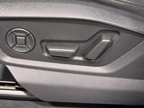 Used 2023 Audi Q7 Premium image 33