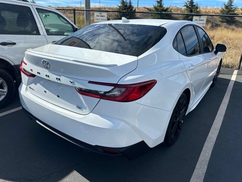Used 2025 Toyota Camry SE w/ Convenience Package FWD image 4