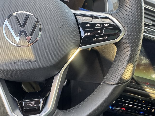 Used 2024 Volkswagen Tiguan SE R-Line AWD/4WD image 23
