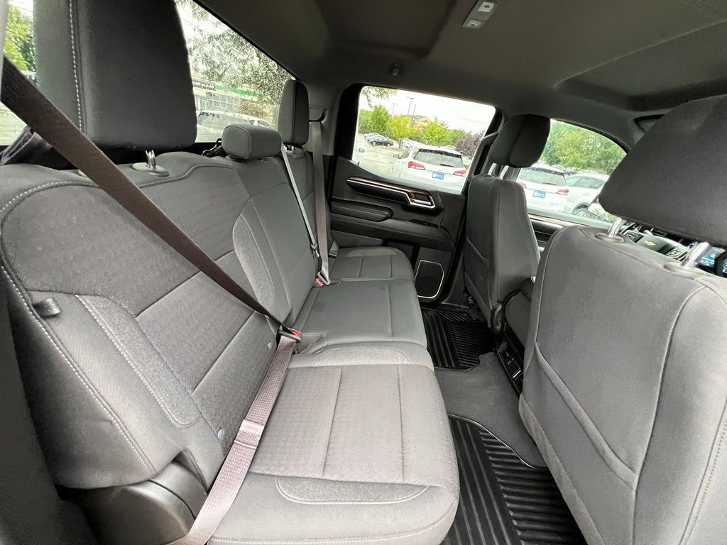 Used 2024 Chevrolet Silverado 1500 LT AWD/4WD image 25