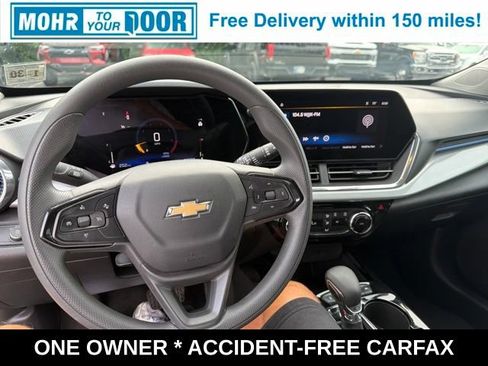 Used 2025 Chevrolet Trax LT FWD image 31