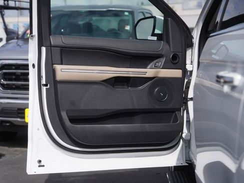 Used 2024 Ford Expedition Max Limited image 33