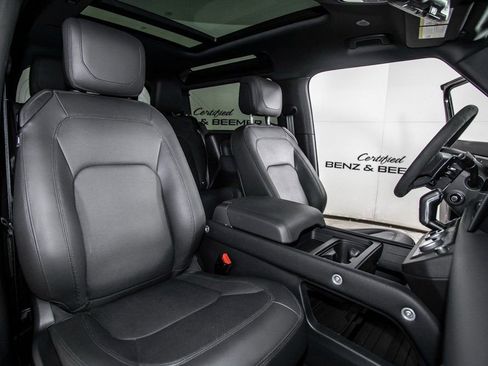 Used 2024 Land Rover Defender 90 Carpathian Edition image 14
