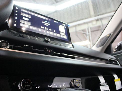 New 2026 Mitsubishi Outlander SE image 11