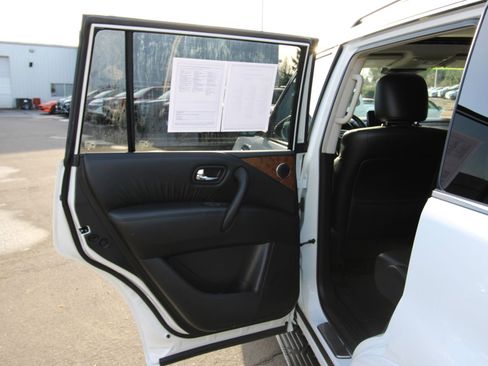 Used 2021 Nissan Armada SL w/ Captain's Chairs Package image 25