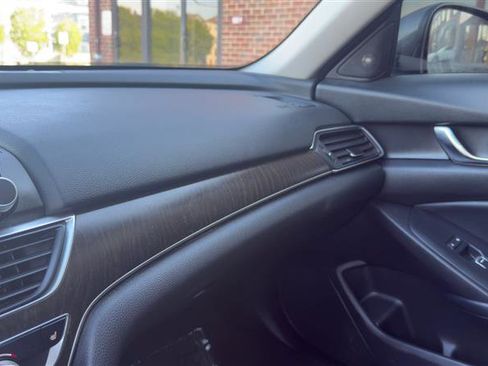 Used 2018 Honda Accord EX-L image 32