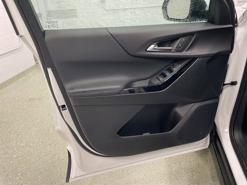 New 2026 Chevrolet Equinox LT w/ Safety and Technology Package image 13