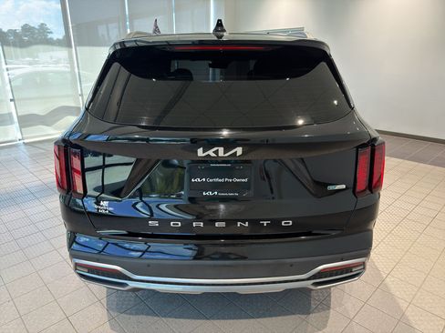 Certified 2022 Kia Sorento S FWD image 23