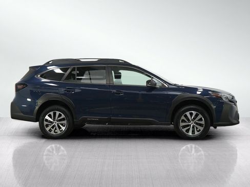 Used 2023 Subaru Outback Premium AWD/4WD image 6