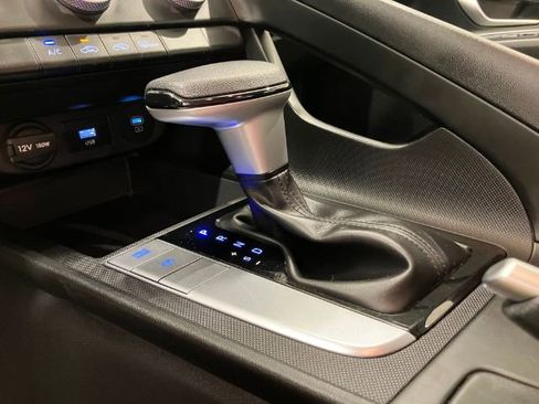 Used 2024 Hyundai Elantra SE image 27