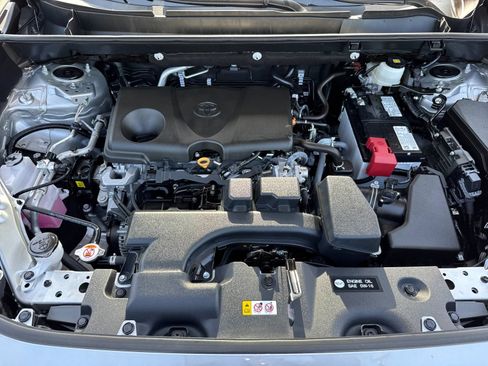 Used 2025 Toyota RAV4 XLE FWD image 39