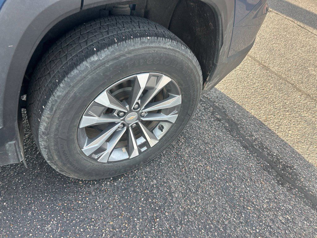 Used 2026 Chevrolet Equinox LT w/ Convenience Package II FWD image 8